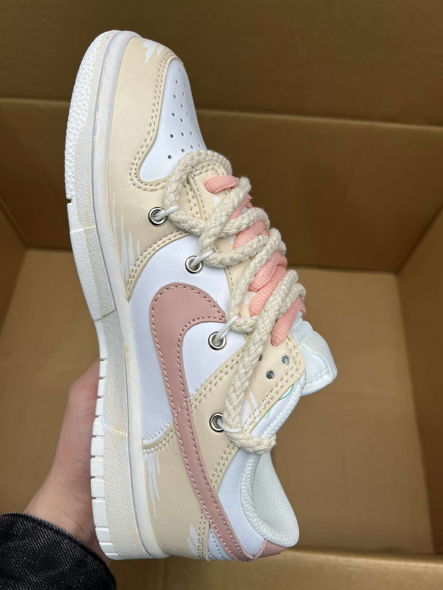 KICKWHO Nike SB Dunk Low " Rose Pink " - Image 3