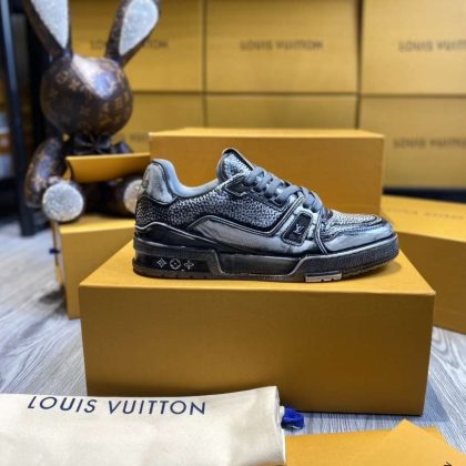KICKWHO Louis Vuitton Trainer Sneakers Grey Black