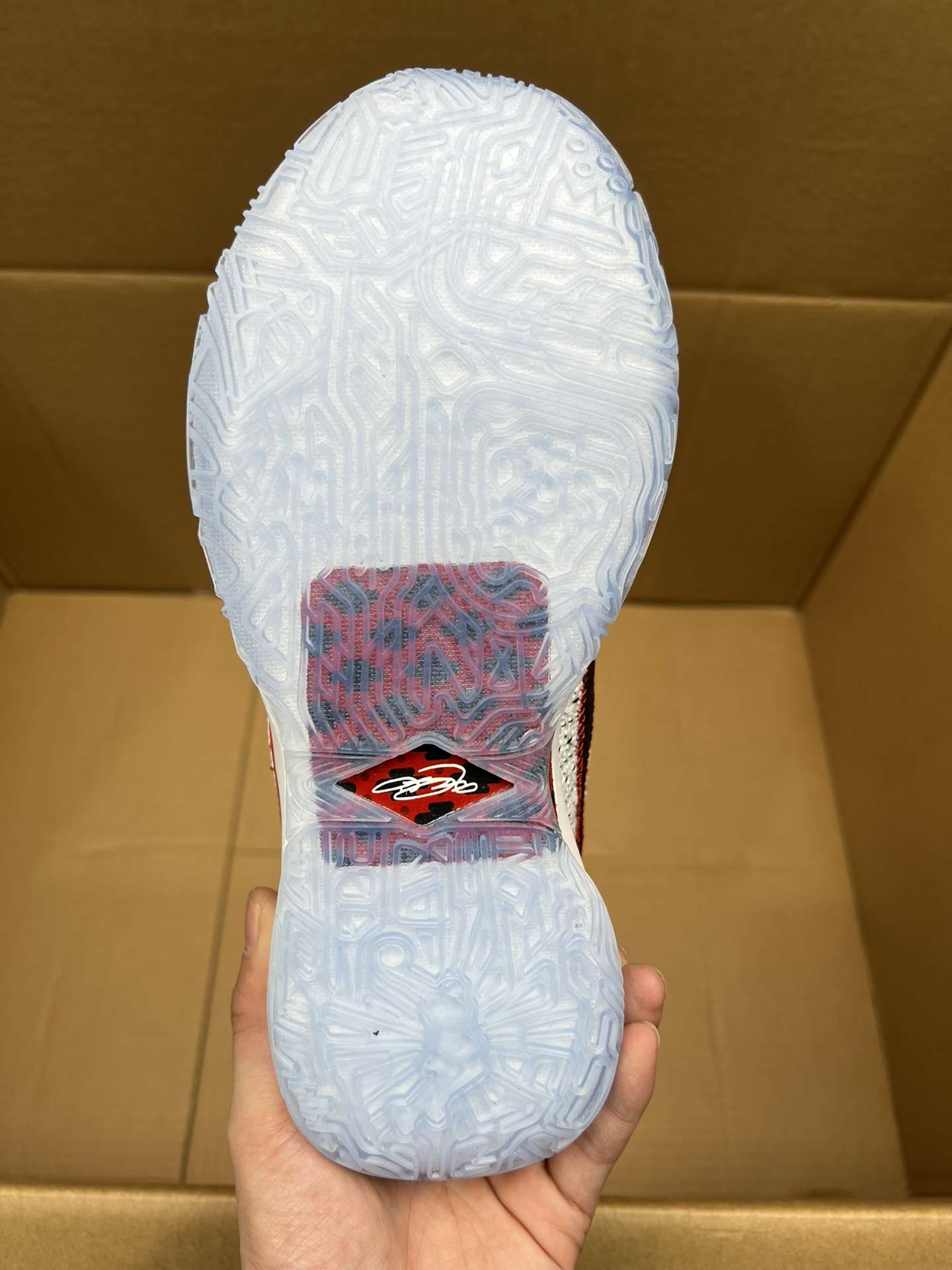 KICKWHO Nike Men's Lebron XX Lmtd EP Basketball Shoes White - Image 5