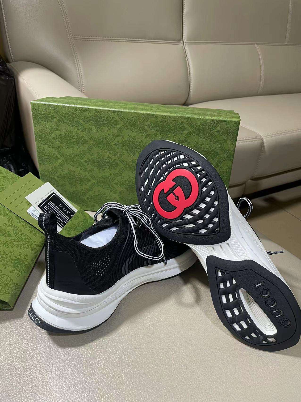 KICKWHO Gucci Sneakers GG Run Black White - Image 5