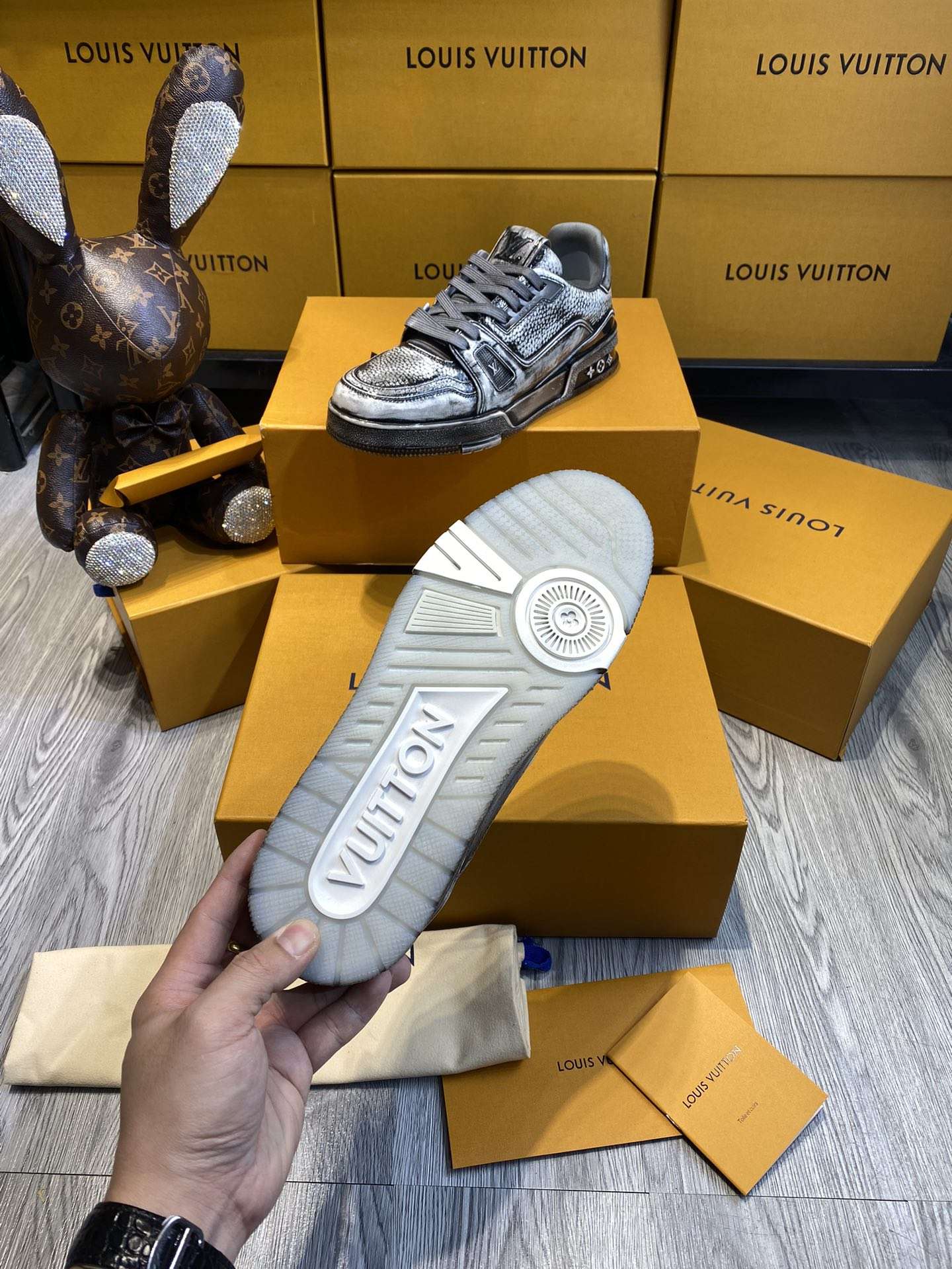 KICKWHO Louis Vuitton Trainer Sneakers Grey Black - Image 7