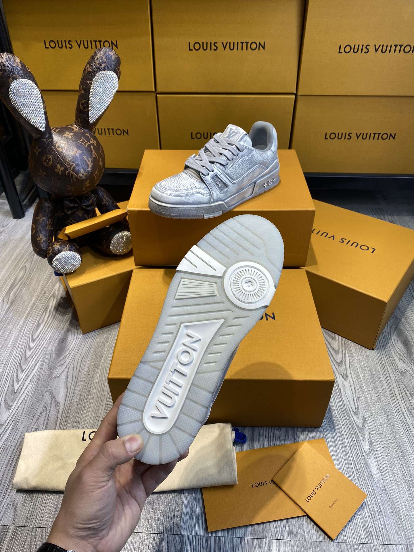 KICKWHO Louis Vuitton Trainer Sneakers Grey - Image 7