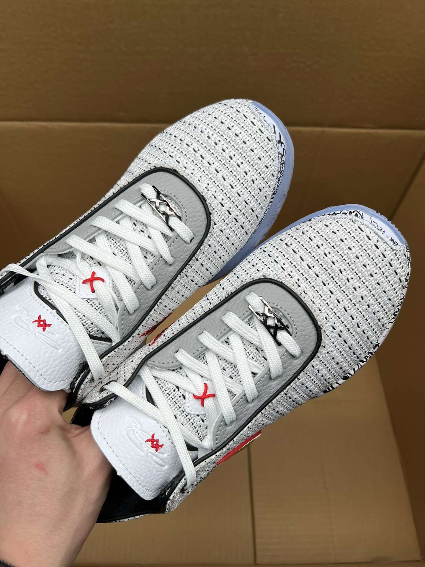 KICKWHO Nike Men's Lebron XX Lmtd EP Basketball Shoes White - Image 9