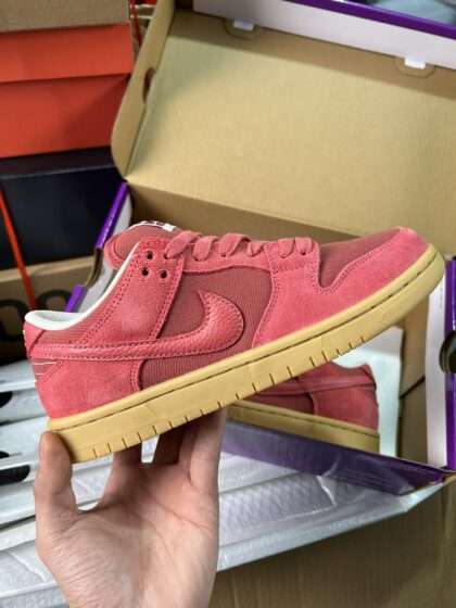 Kickswho NIKE SB DUNK LOW 'ADOBE' 11 Sneakers