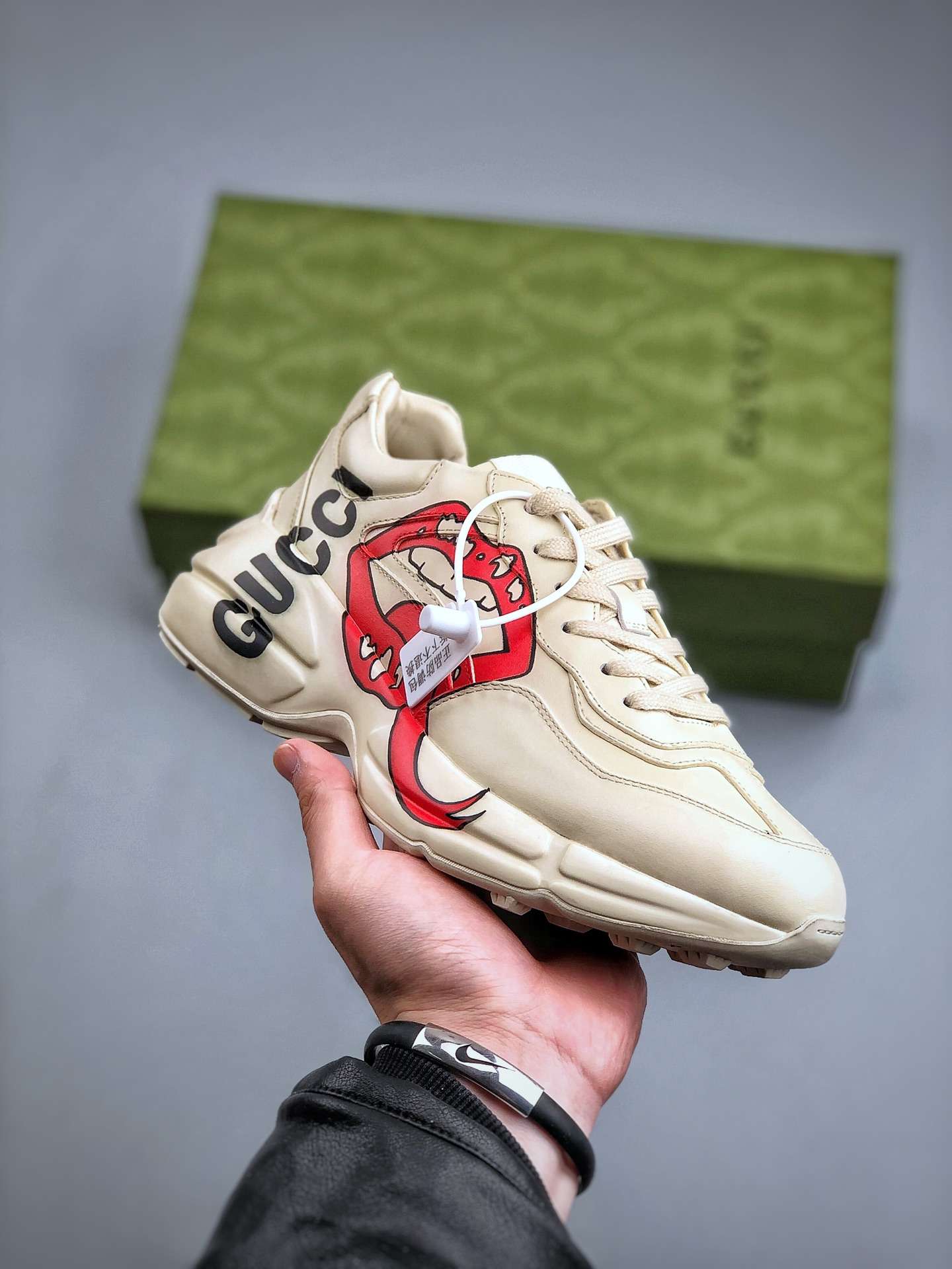 KICKWHO Gucci Leather Sneaker For Women and Men