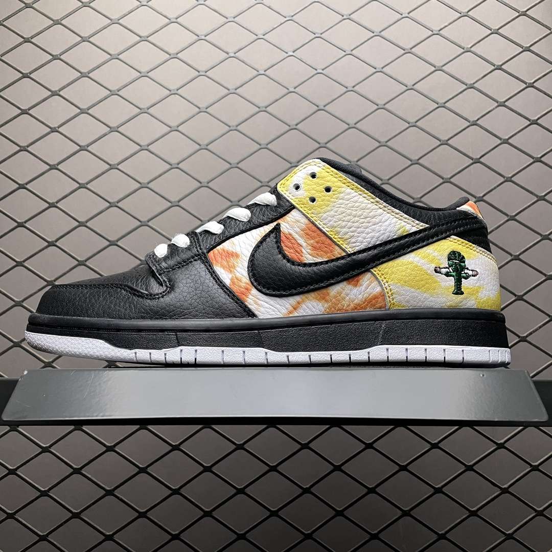 KICKWHO Nike SB Dunk Low Pro QS "Roswell Raygun"