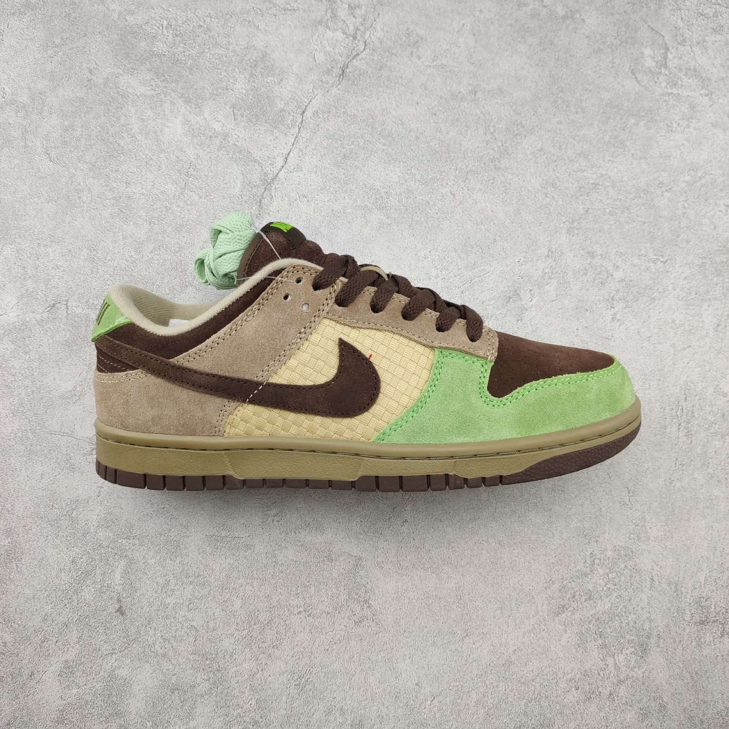 Kickswho Nike Dunk Low SB KicksHawaii Aloha