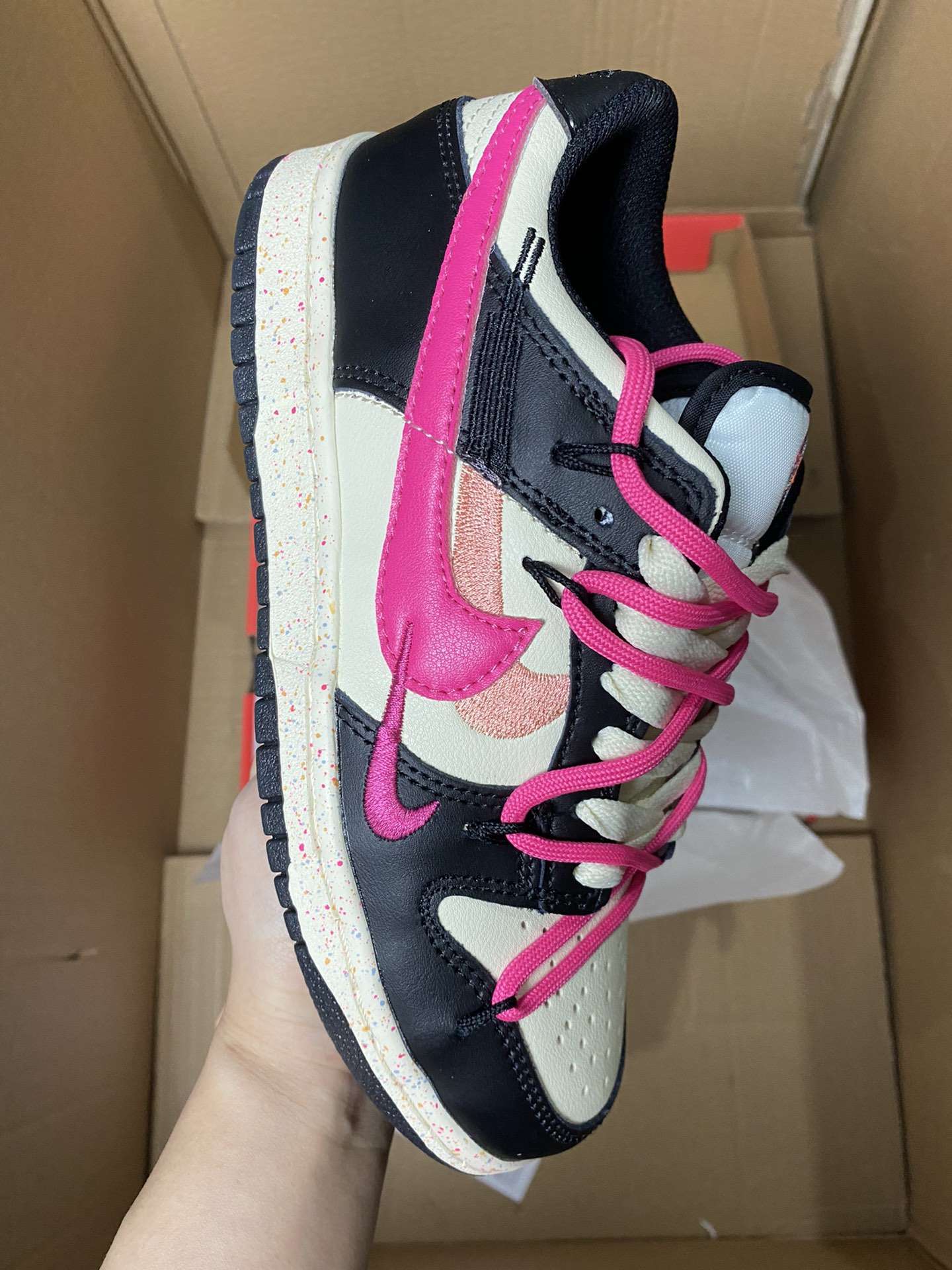 Kickswho Nike SB Zoom Dunk Low 'Multi-Swoosh - Image 2