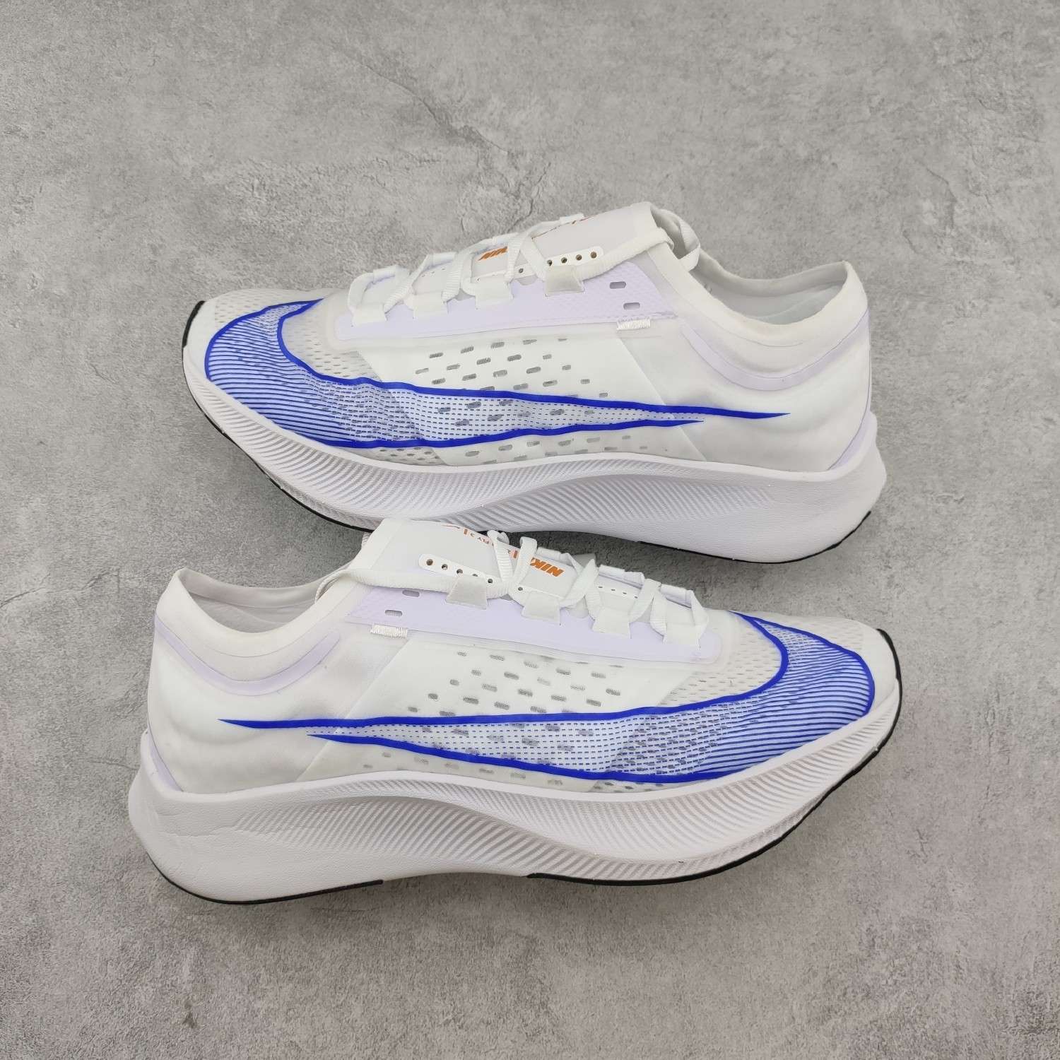 KICKWHO Nike Zoom Fly 3 Pure Platinum - Image 2