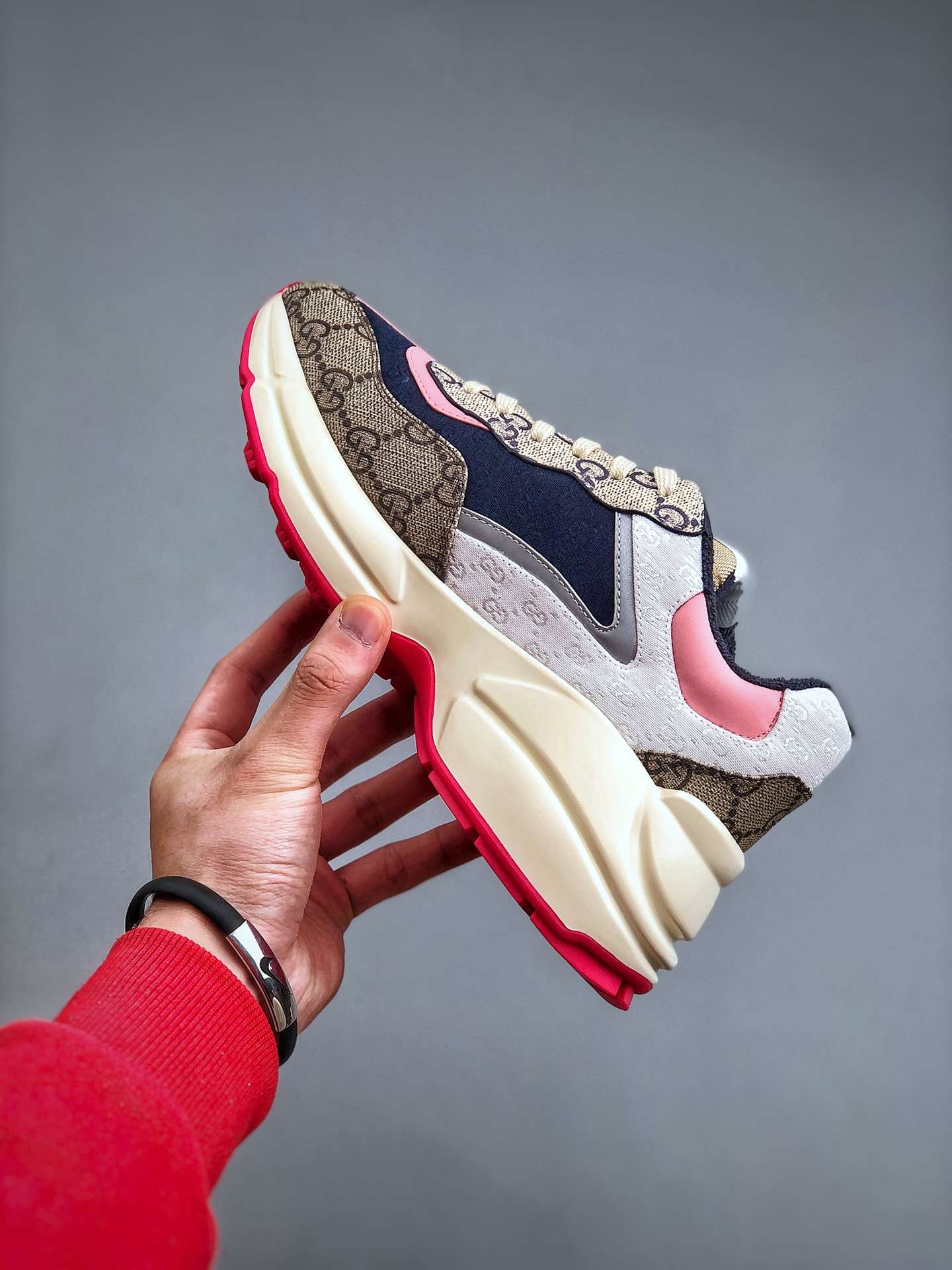 KICKWHO Gucci Leather Sneaker For Women and Men - Image 2