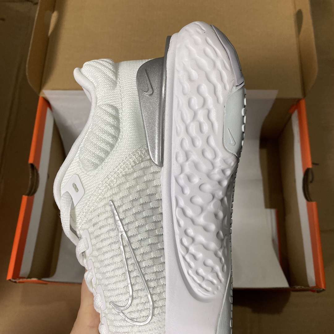 KICKWHO Nike ZoomX Invincible Flyknit 2Running Sneakers DC9993 300 White - Image 4