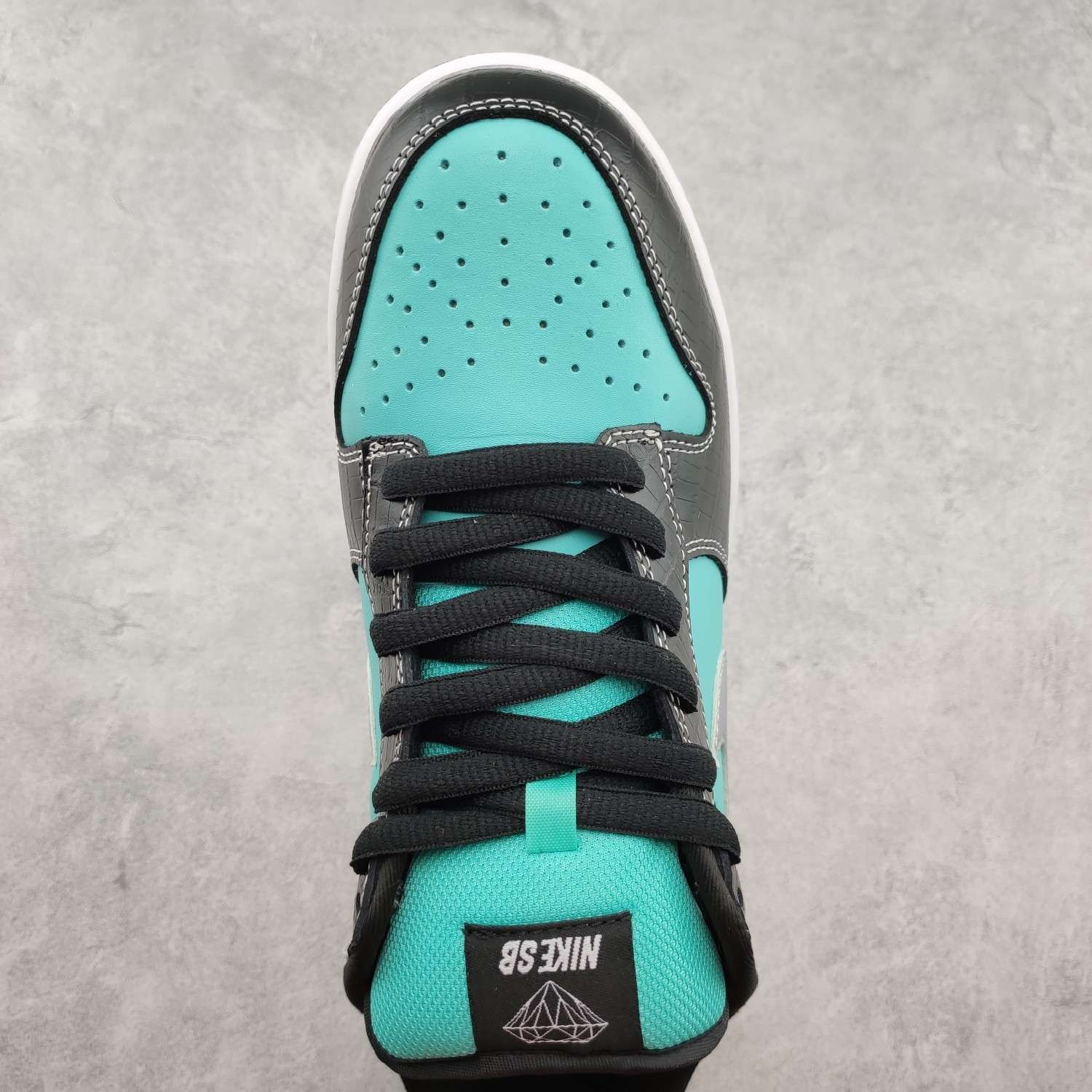 Kickswho Nike Diamond Supply Co. x Dunk Low Pro SB Skateboard 'Tiffany' 304292 402 - Image 4