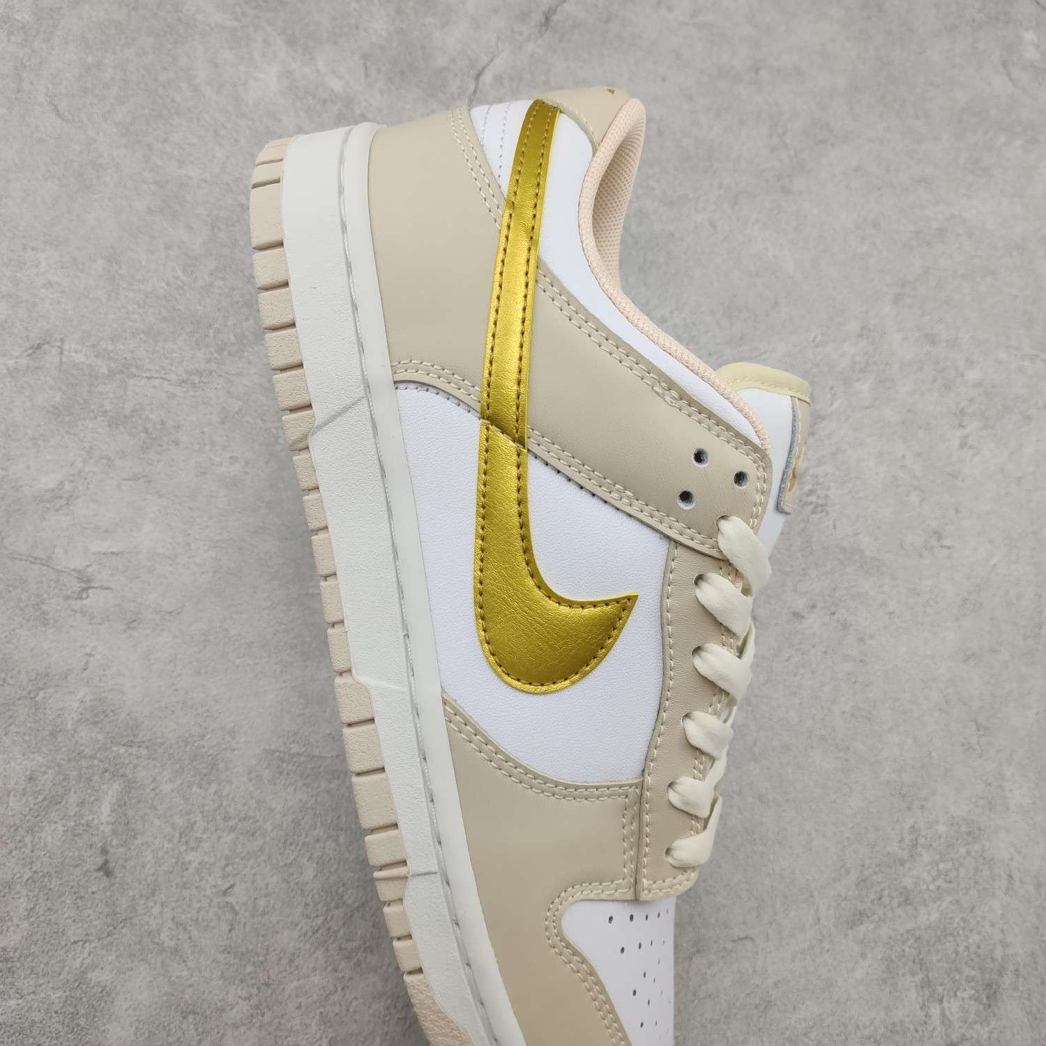 Kickswho Nike SB Dunk Low"Medium Olive" - Image 4