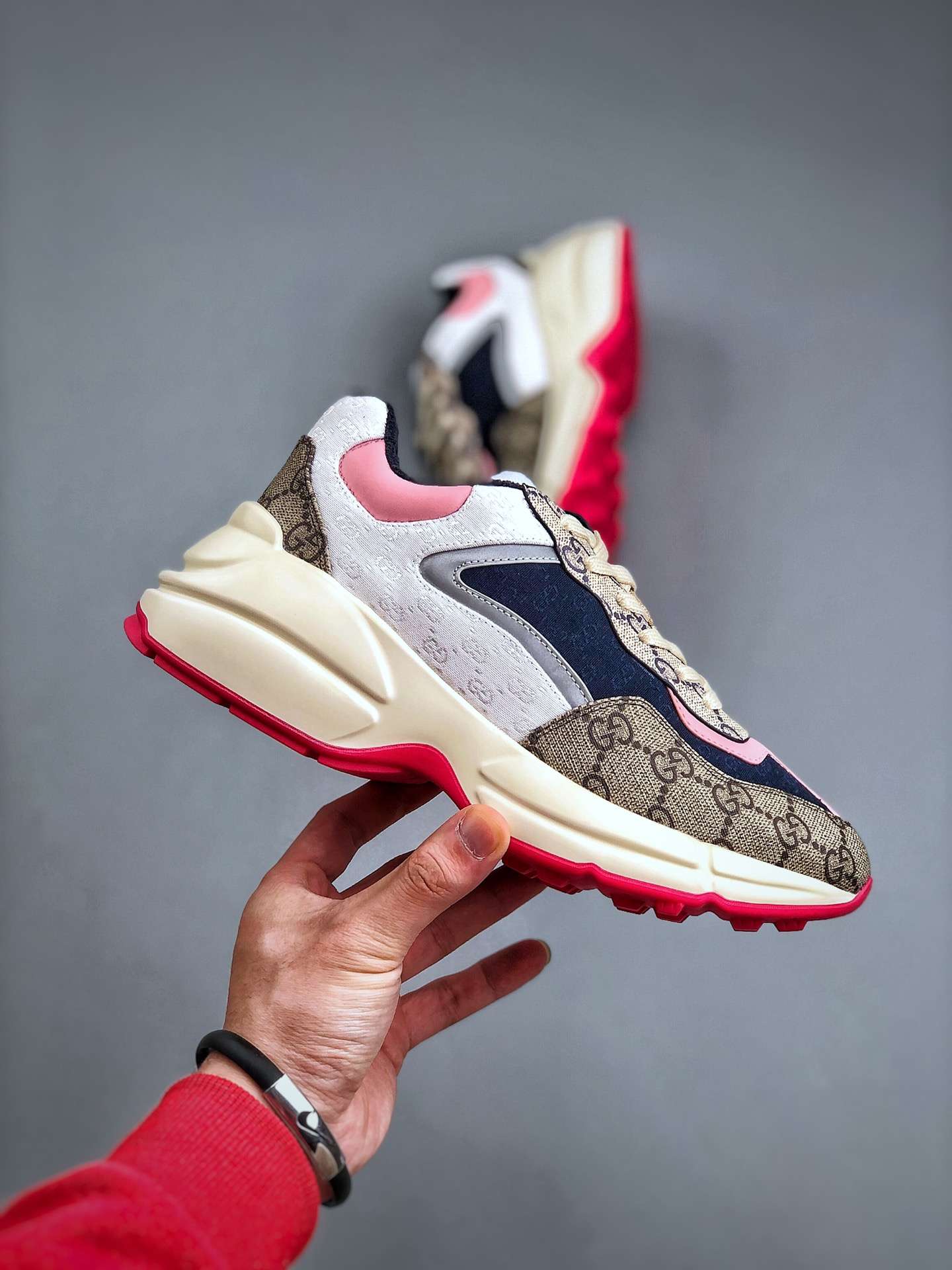 KICKWHO Gucci Leather Sneaker For Women and Men - Image 3