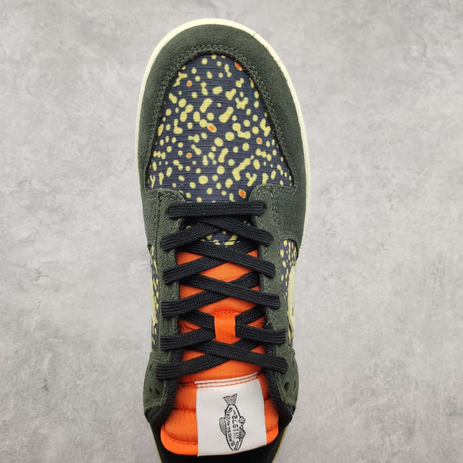 KICKWHO Nike SB Dunk Low Rainbow Trout - Image 4