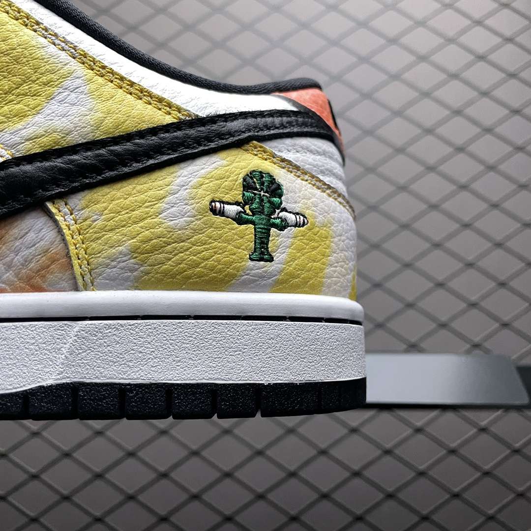 KICKWHO Nike SB Dunk Low Pro QS White - Image 4