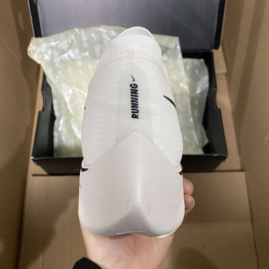 KICKWHO Nike ZoomX Vaporfly Next% 2 White - Image 4