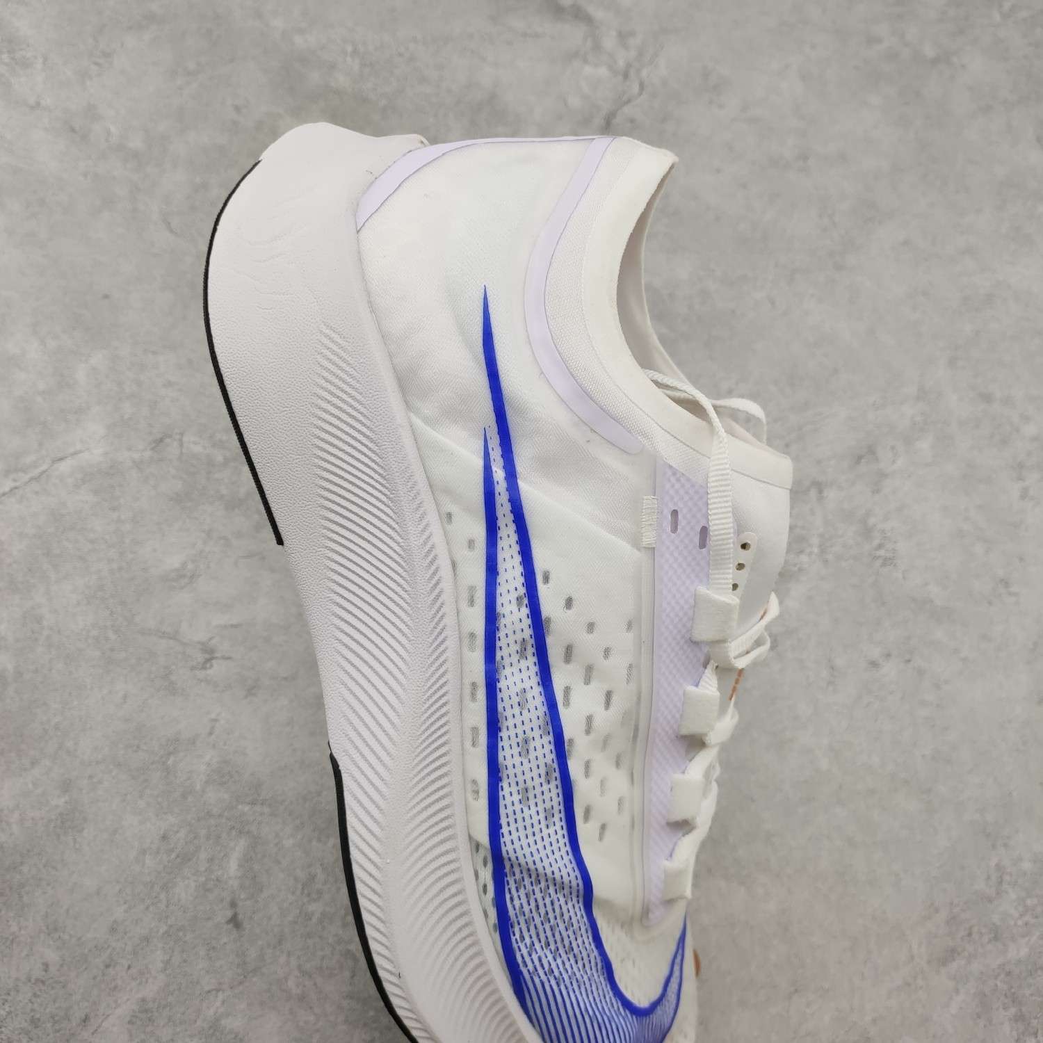 KICKWHO Nike Zoom Fly 3 Pure Platinum - Image 5