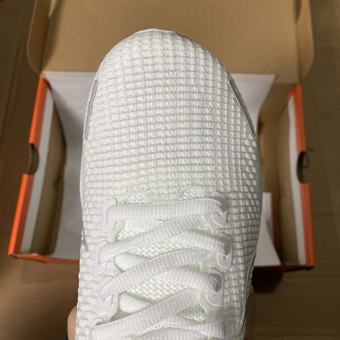 KICKWHO Nike ZoomX Invincible Flyknit 2Running Sneakers DC9993 300 White - Image 6