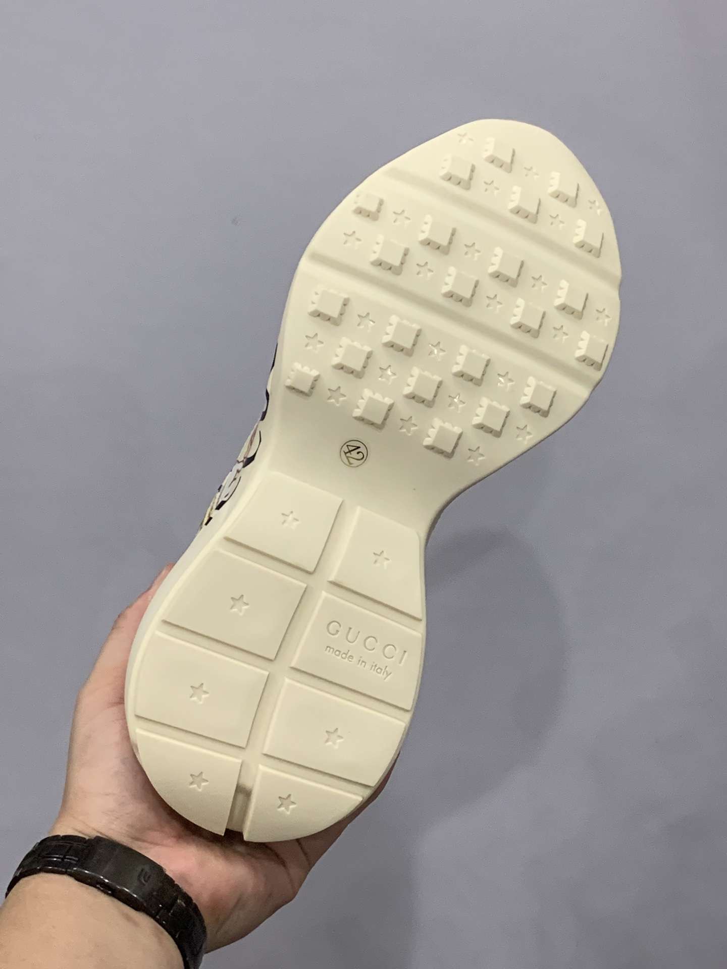 KICKWHO Gucci Rhython Vintage Trainer Sneakers - Image 7