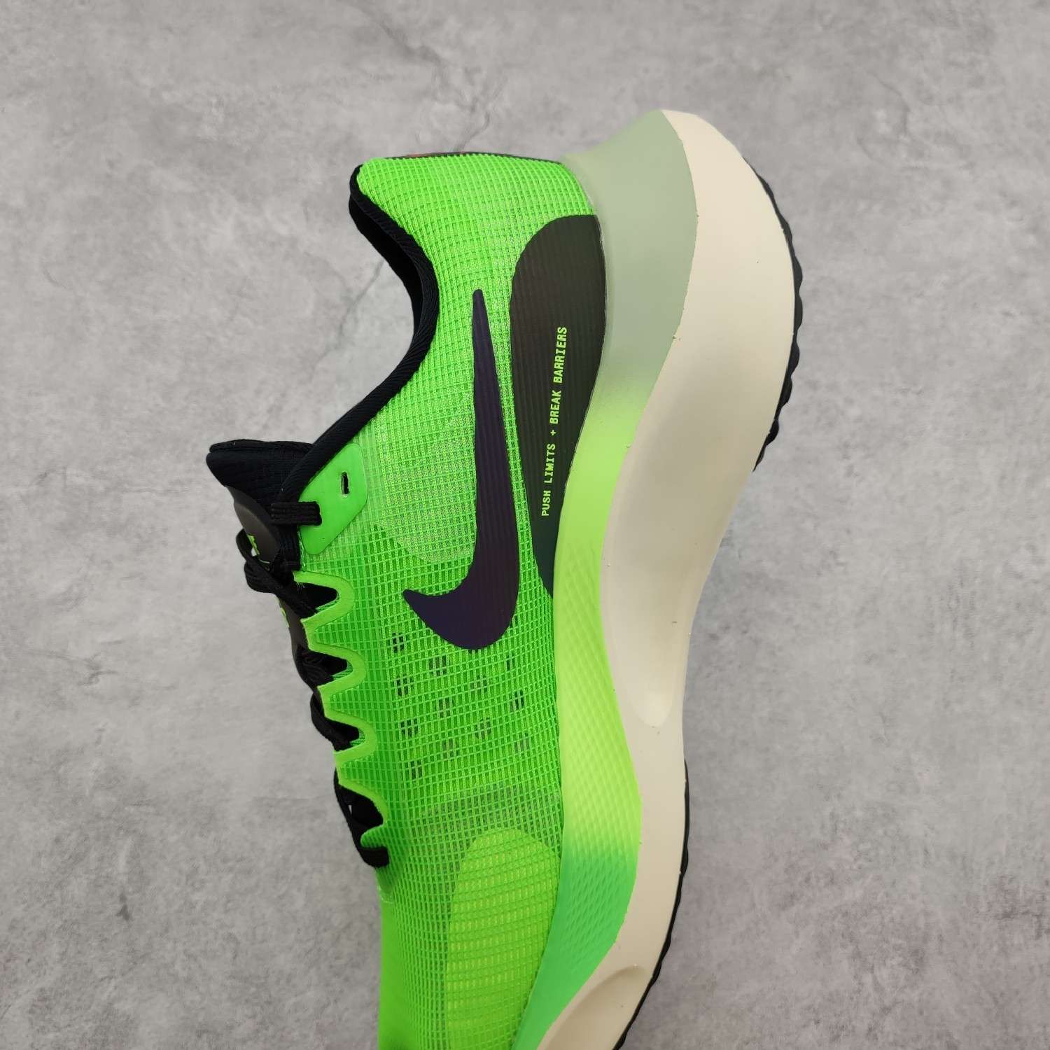 KICKWHO Nike Zoom Fly 5 Running shoes Green - Image 7