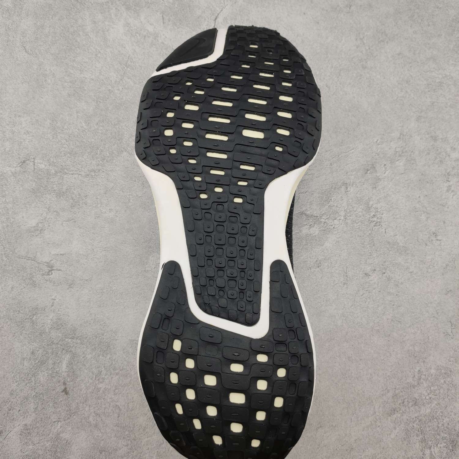 KICKWHO Nike ZoomX Invincible 3 Flyknit Running Sneakers DR2615-001 - Image 9