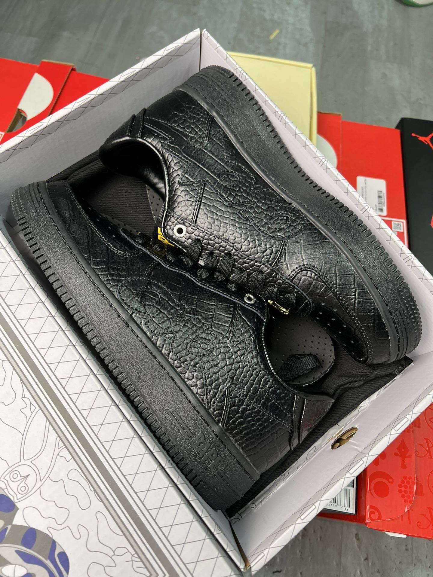 KICKWHO A Bathing Ape Bapesta OVO Black - Image 9