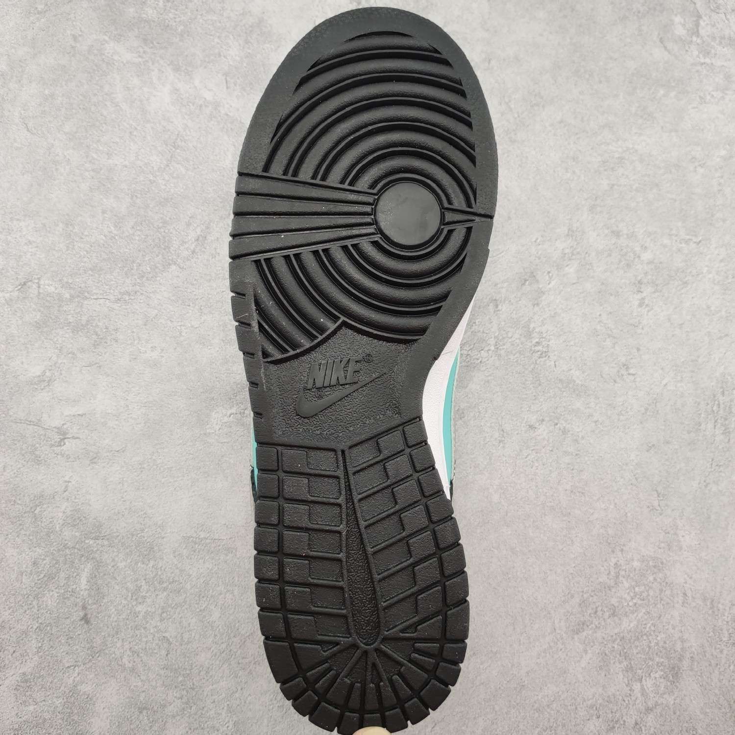 Kickswho Nike Diamond Supply Co. x Dunk Low Pro SB Skateboard 'Tiffany' 304292 402 - Image 9