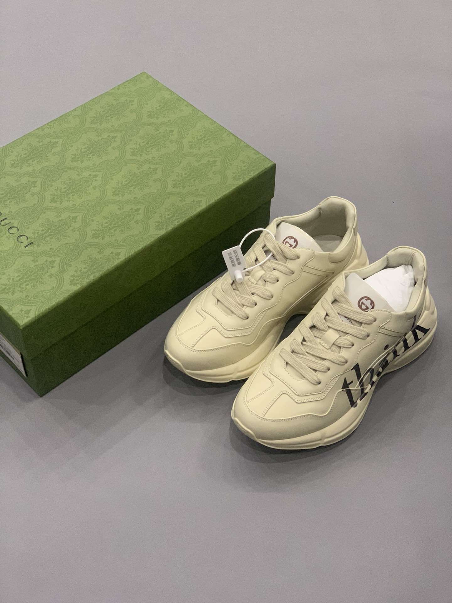 KICKWHO Gucci Rhython Vintage Trainer Sneakers - Image 9