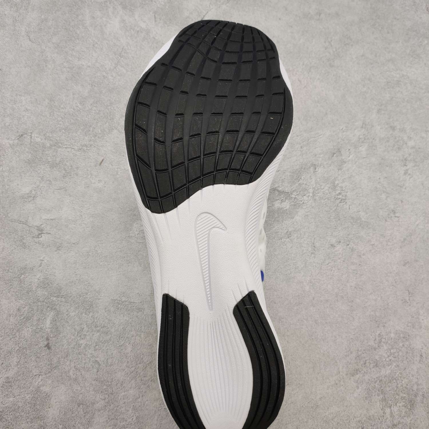 KICKWHO Nike Zoom Fly 3 Pure Platinum - Image 9