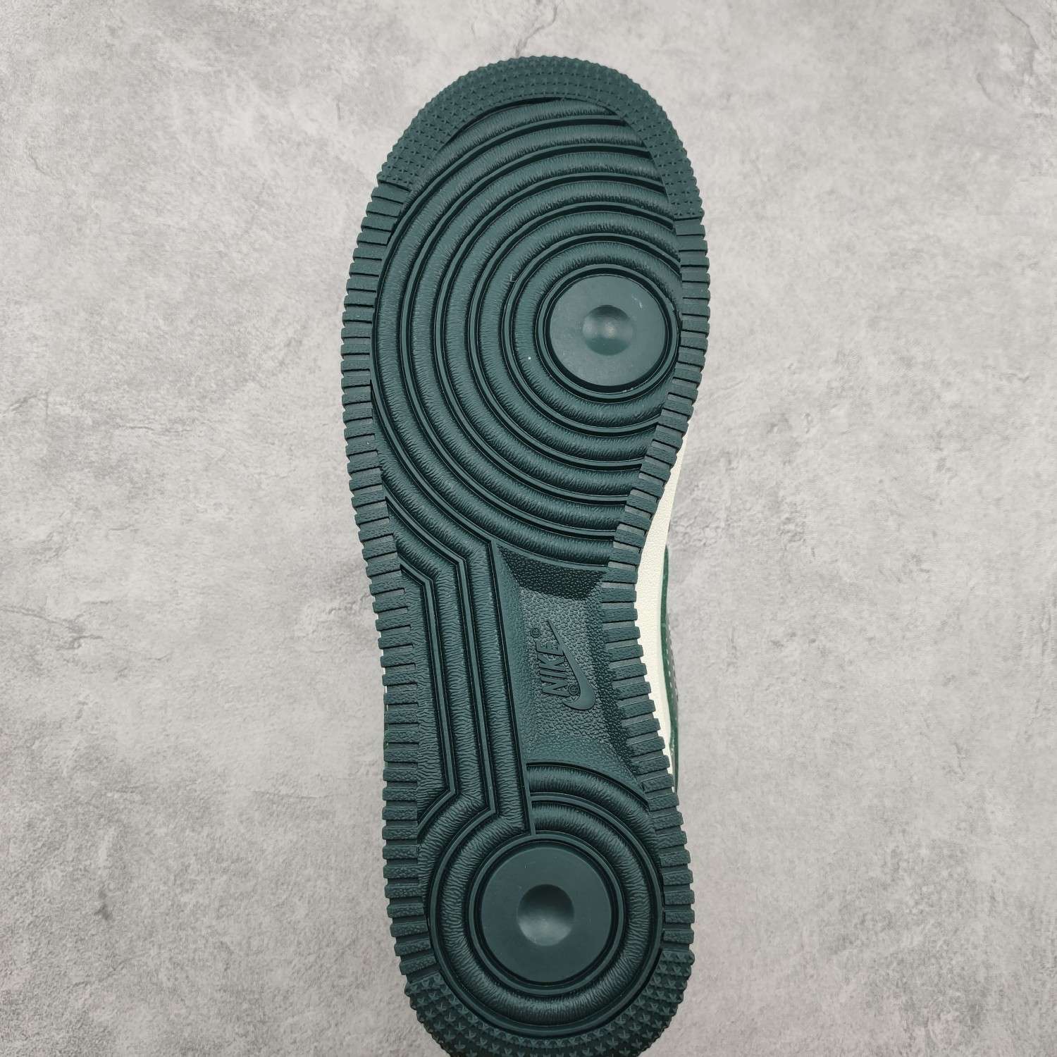 Kickswho Nike Air Force 1 Low ’07 Beige White Army Green - Image 9