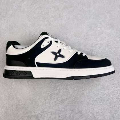 KICKWHO Louis Vuitton 23ss Trainer Sneakers Black White