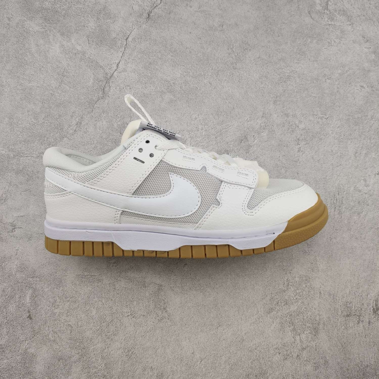 Kickswho Nike SB Dunk Low Remastered White Gum