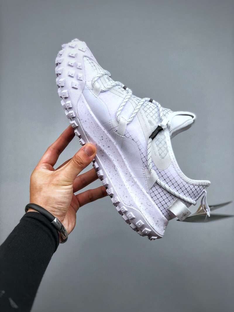 Kickswho Nike ACG Mountain Fly Low GTX SE White - Image 2