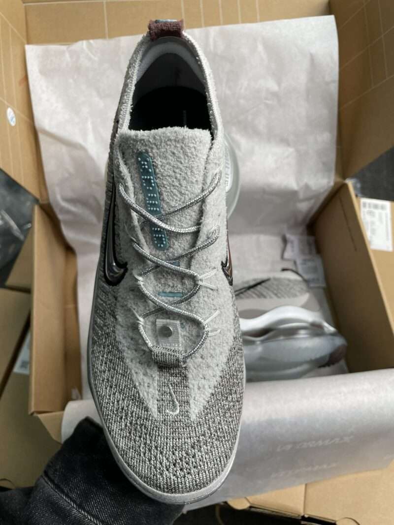 Kickswho Nike  Air Max Scorpion FK Gaiter Vast Grey - Image 3