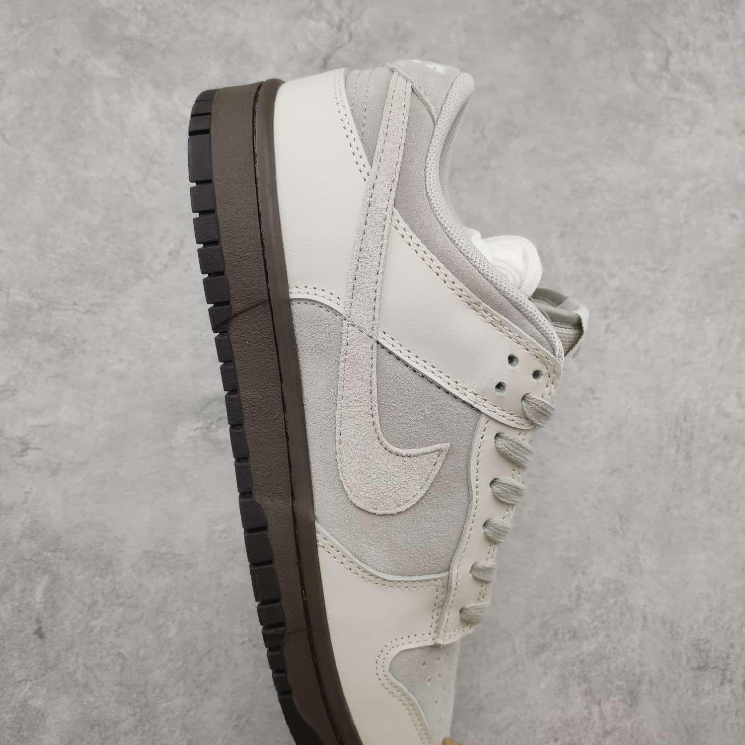 Kickswho Nike Dunk SB Low "Ironstone" FD9746-001 - Image 5