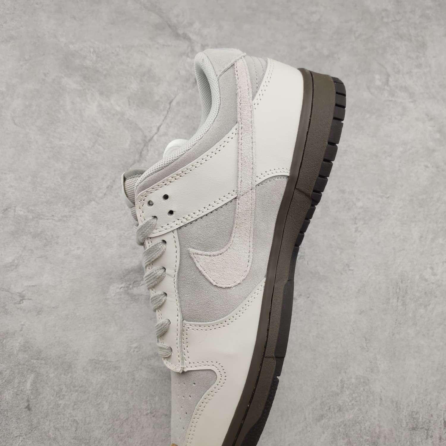 Kickswho Nike Dunk SB Low "Ironstone" FD9746-001 - Image 7