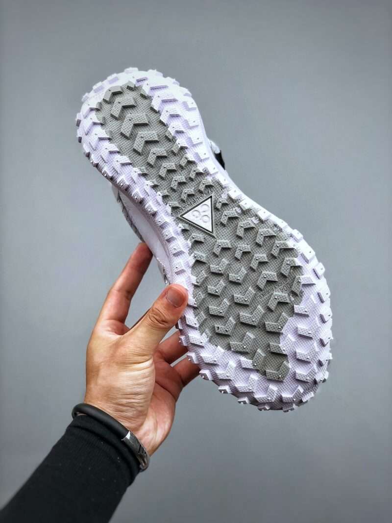 Kickswho Nike ACG Mountain Fly Low GTX SE White - Image 8