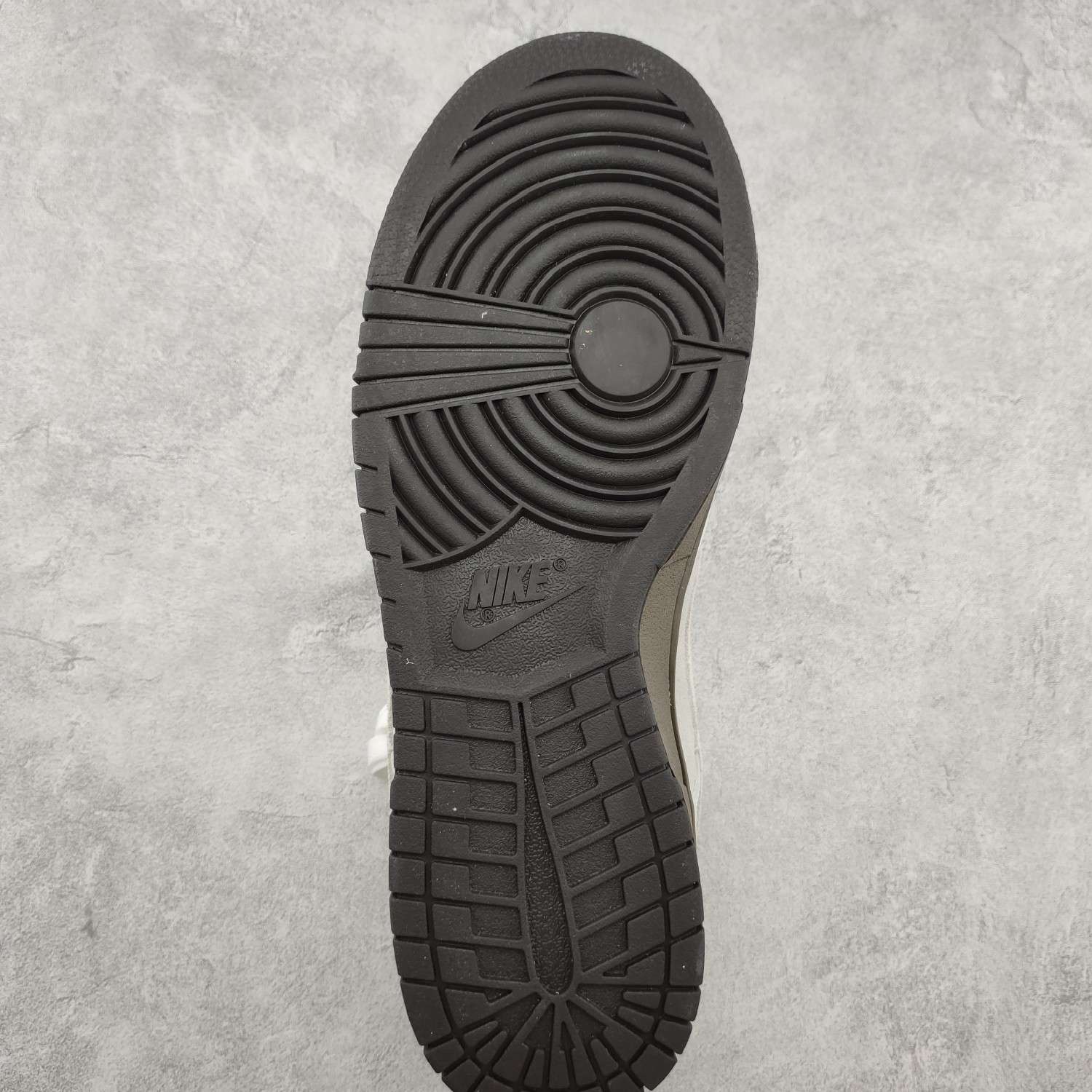 Kickswho Nike Dunk SB Low "Ironstone" FD9746-001 - Image 9