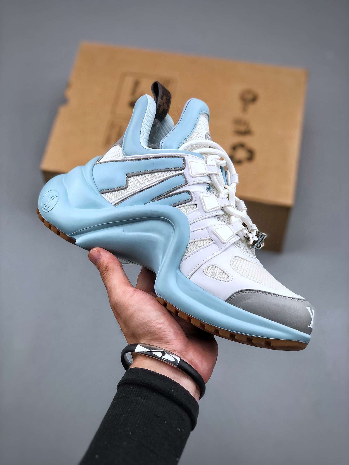 KICKWHO Louis Vuitton Archlight Sneakers - Image 2