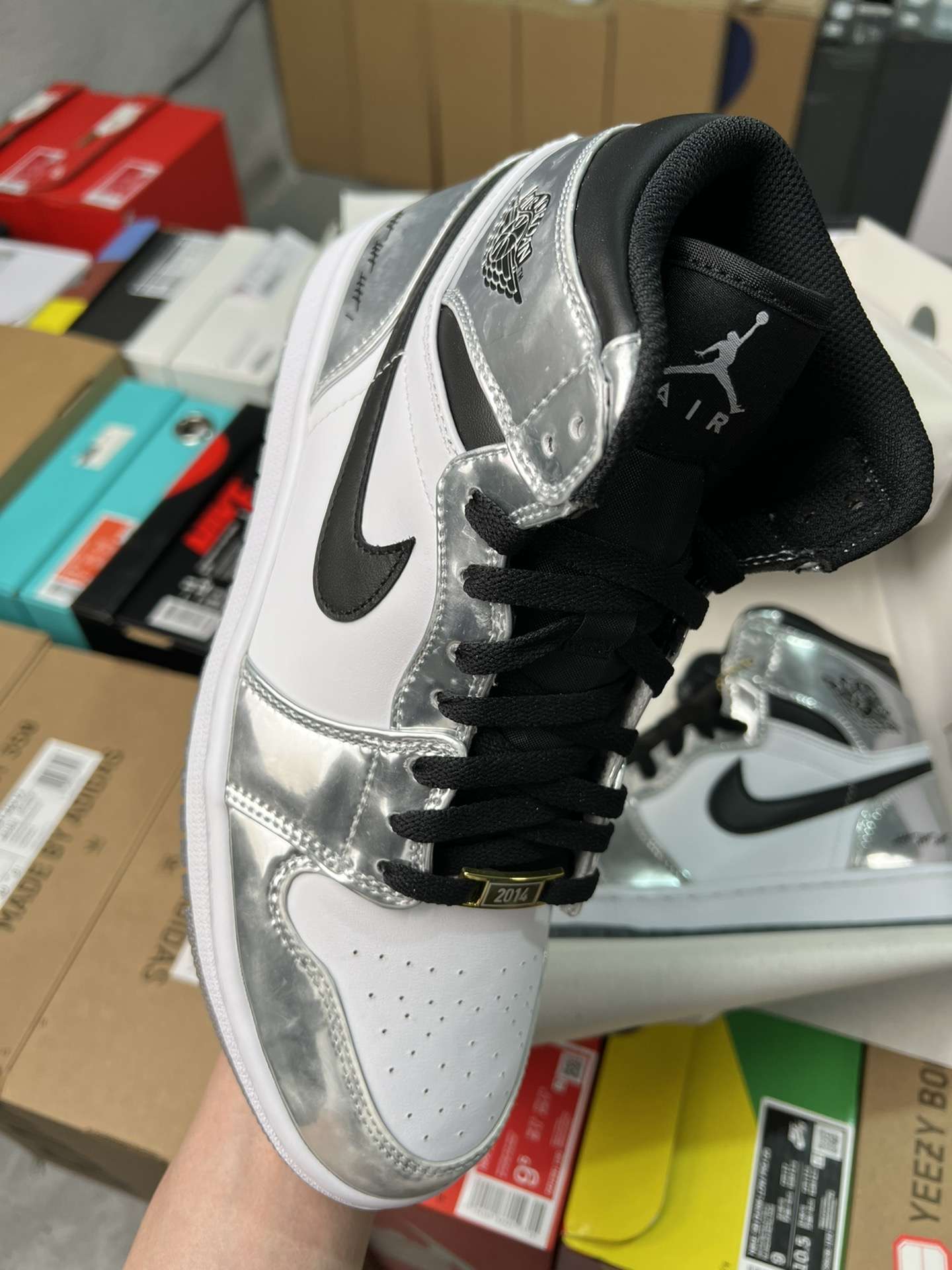 KICKWHO Air Jordan 1 Retro High“Pass The Torch” - Image 2