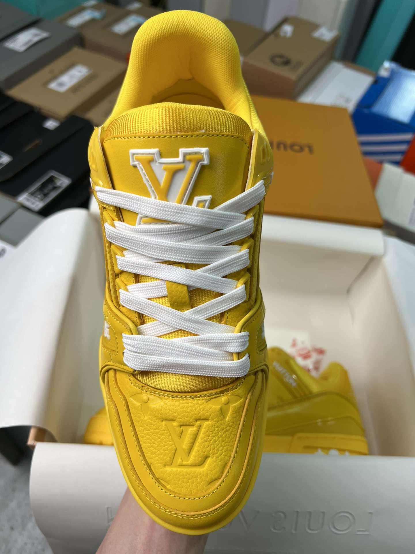 KICKWHO Louis Vuitton 23SS Monogram Trainer Sneaker Yellow 1AARG5 - Image 3