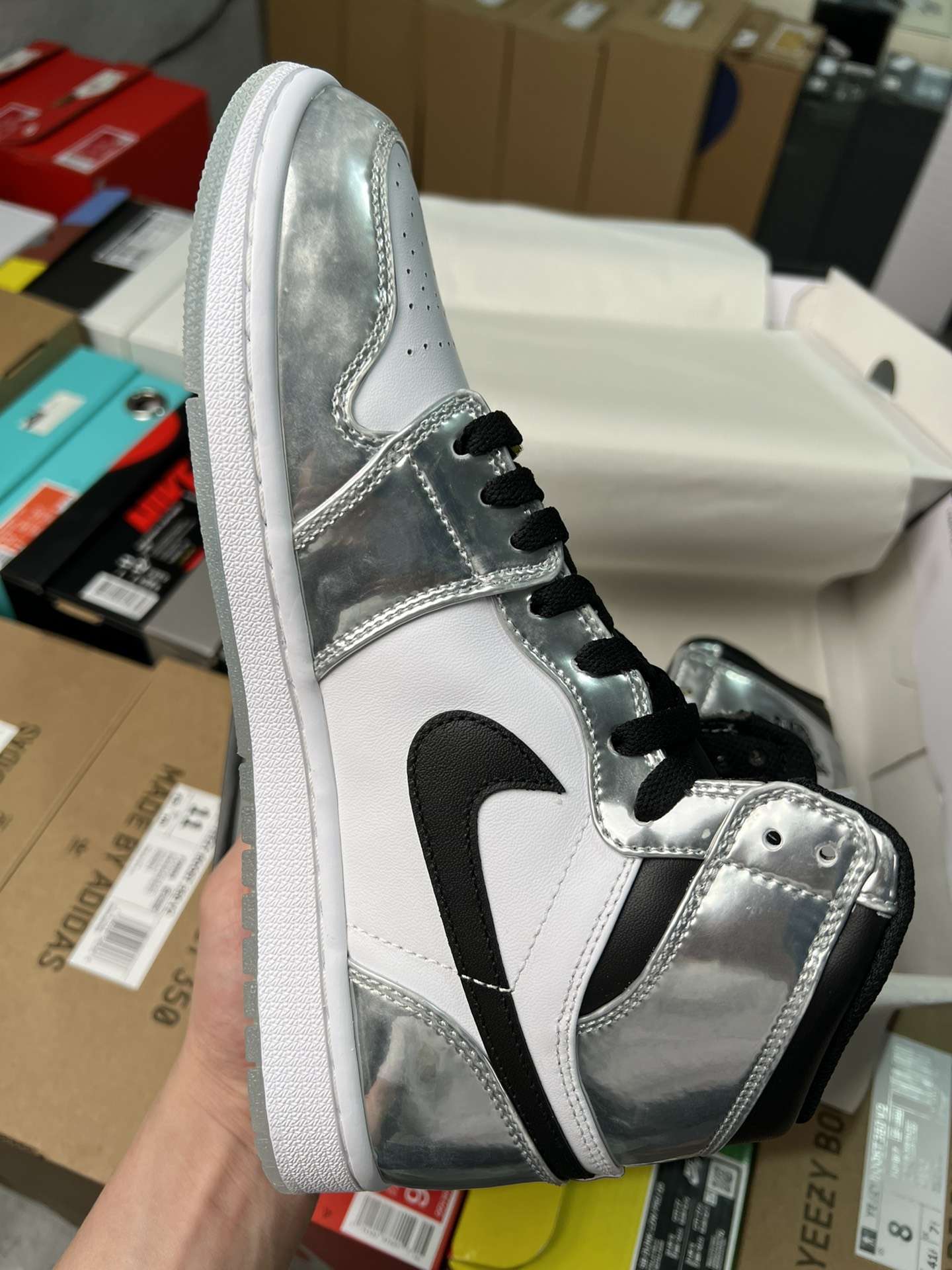 KICKWHO Air Jordan 1 Retro High“Pass The Torch” - Image 4