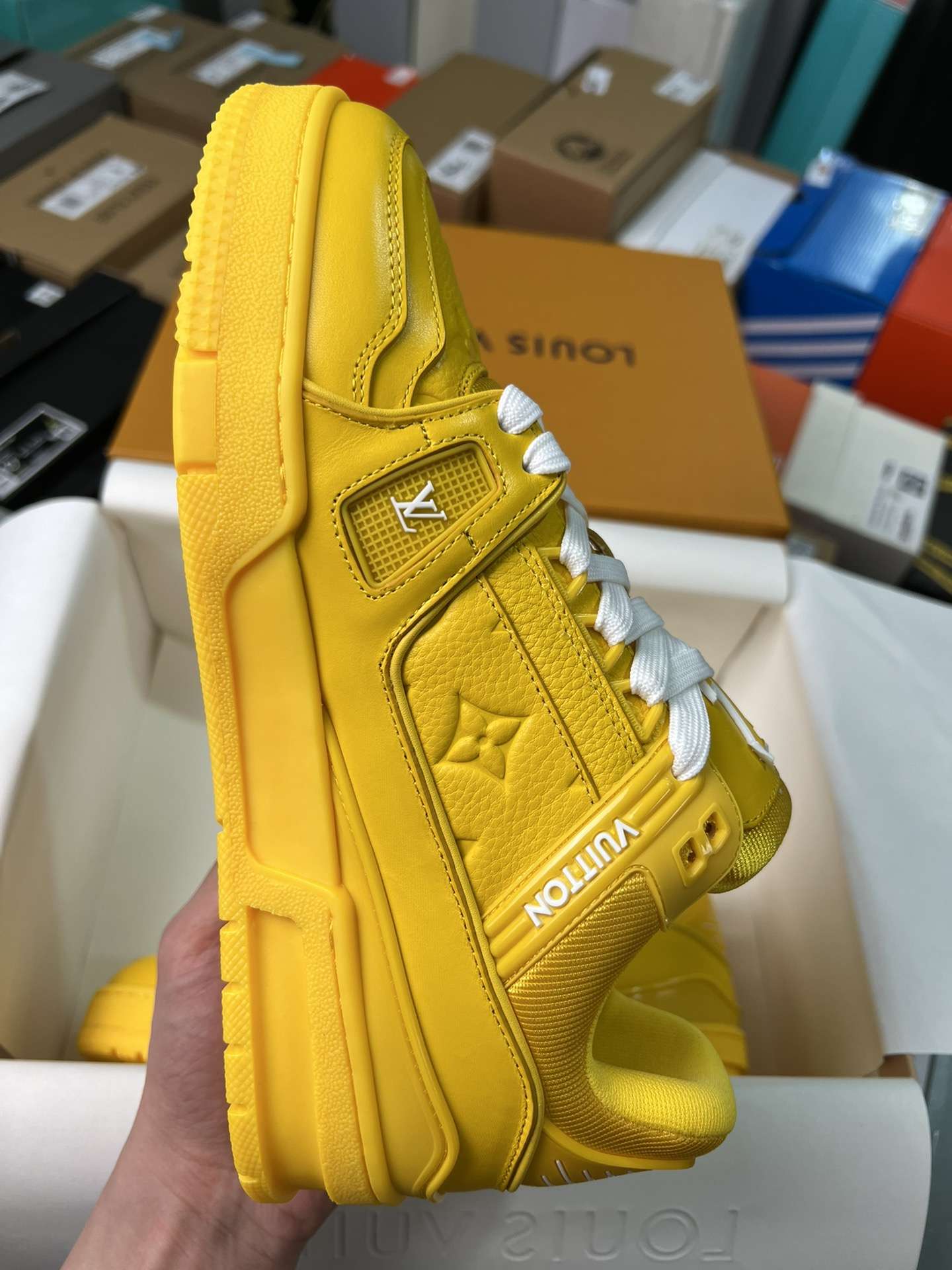 KICKWHO Louis Vuitton 23SS Monogram Trainer Sneaker Yellow 1AARG5 - Image 4