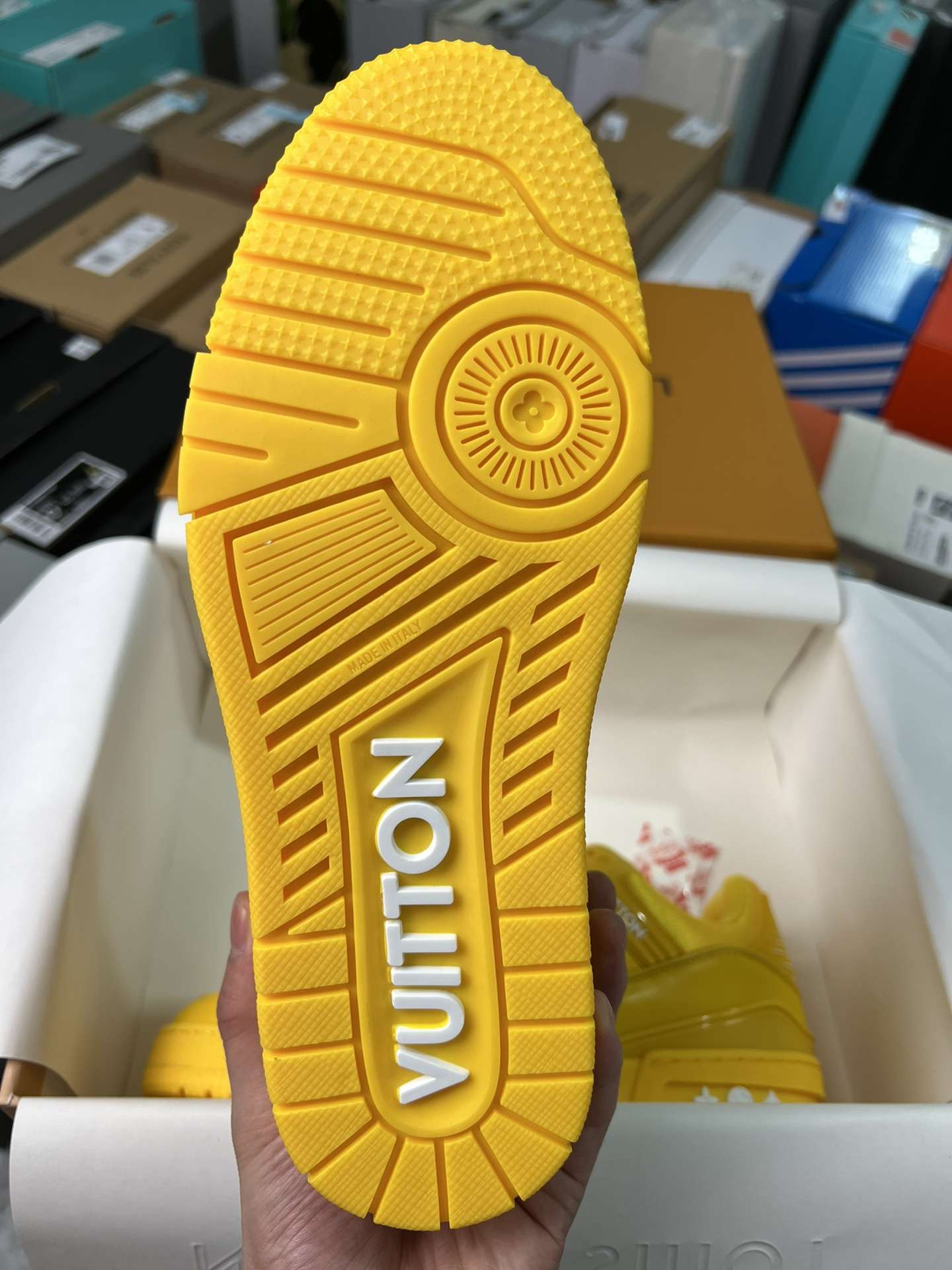 KICKWHO Louis Vuitton 23SS Monogram Trainer Sneaker Yellow 1AARG5 - Image 5