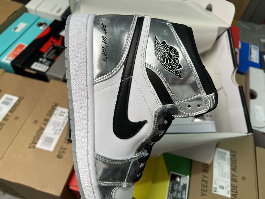 KICKWHO Air Jordan 1 Retro High“Pass The Torch” - Image 6