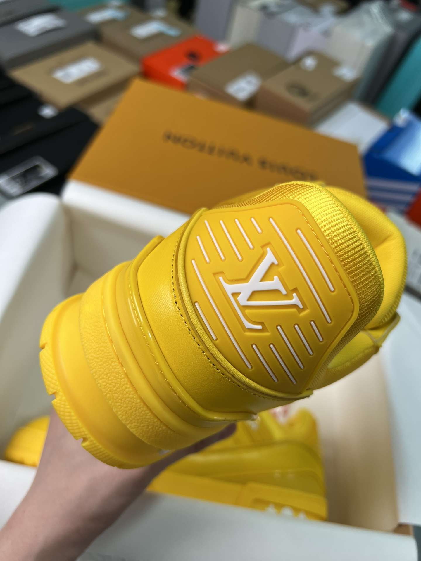 KICKWHO Louis Vuitton 23SS Monogram Trainer Sneaker Yellow 1AARG5 - Image 6