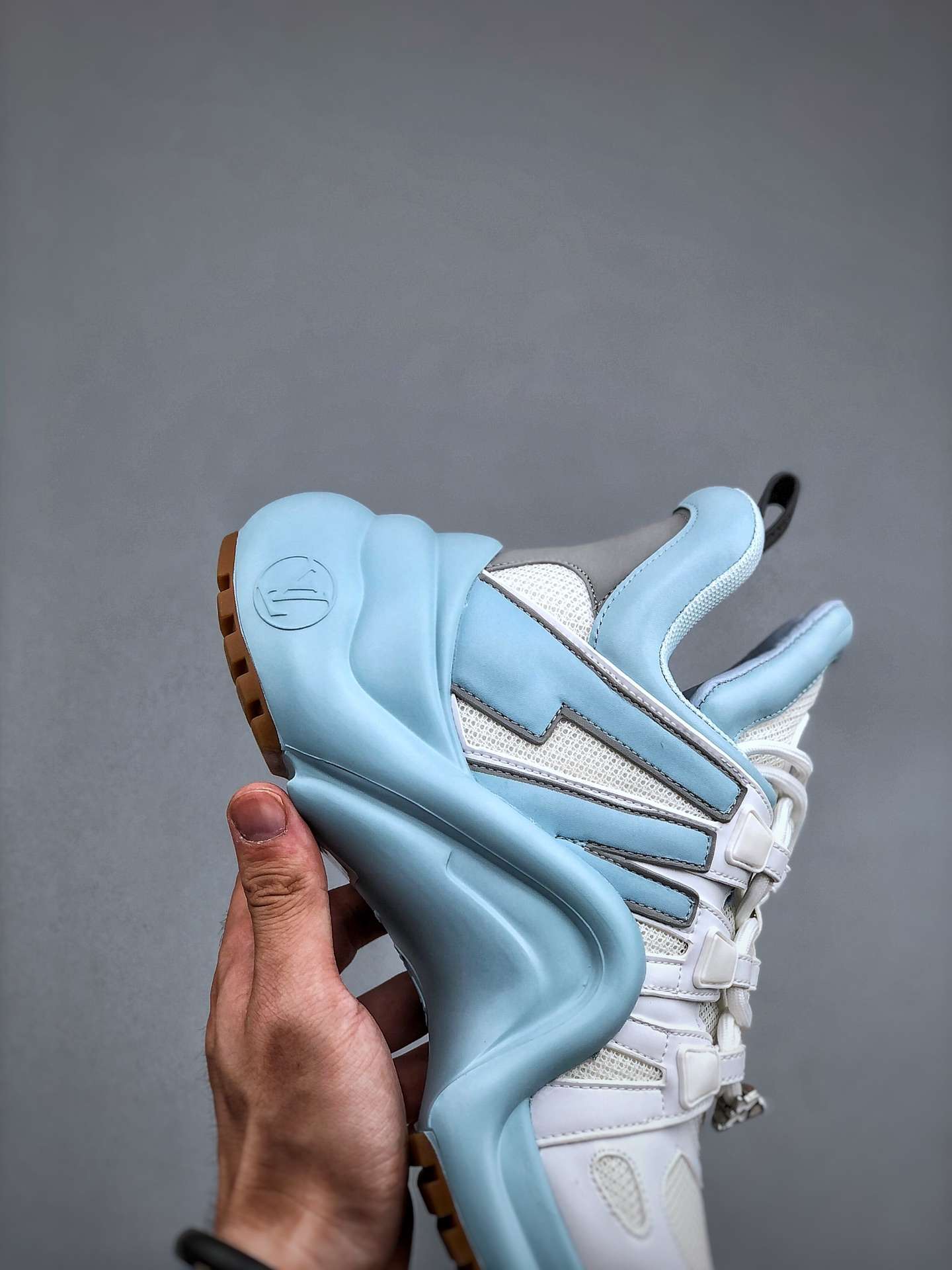 KICKWHO Louis Vuitton Archlight Sneakers - Image 4