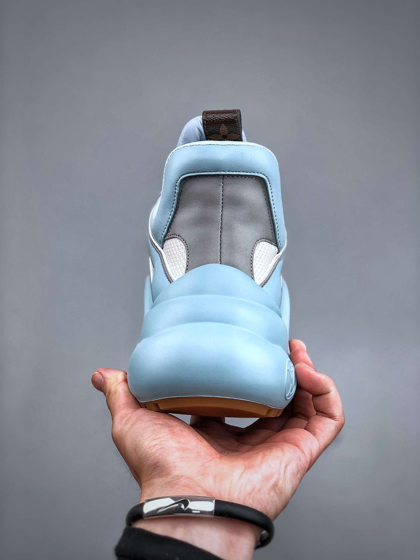 KICKWHO Louis Vuitton Archlight Sneakers - Image 5