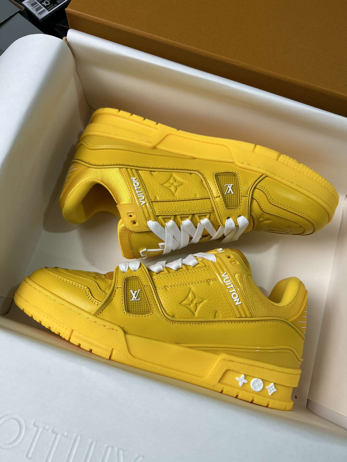 KICKWHO Louis Vuitton 23SS Monogram Trainer Sneaker Yellow 1AARG5 - Image 8